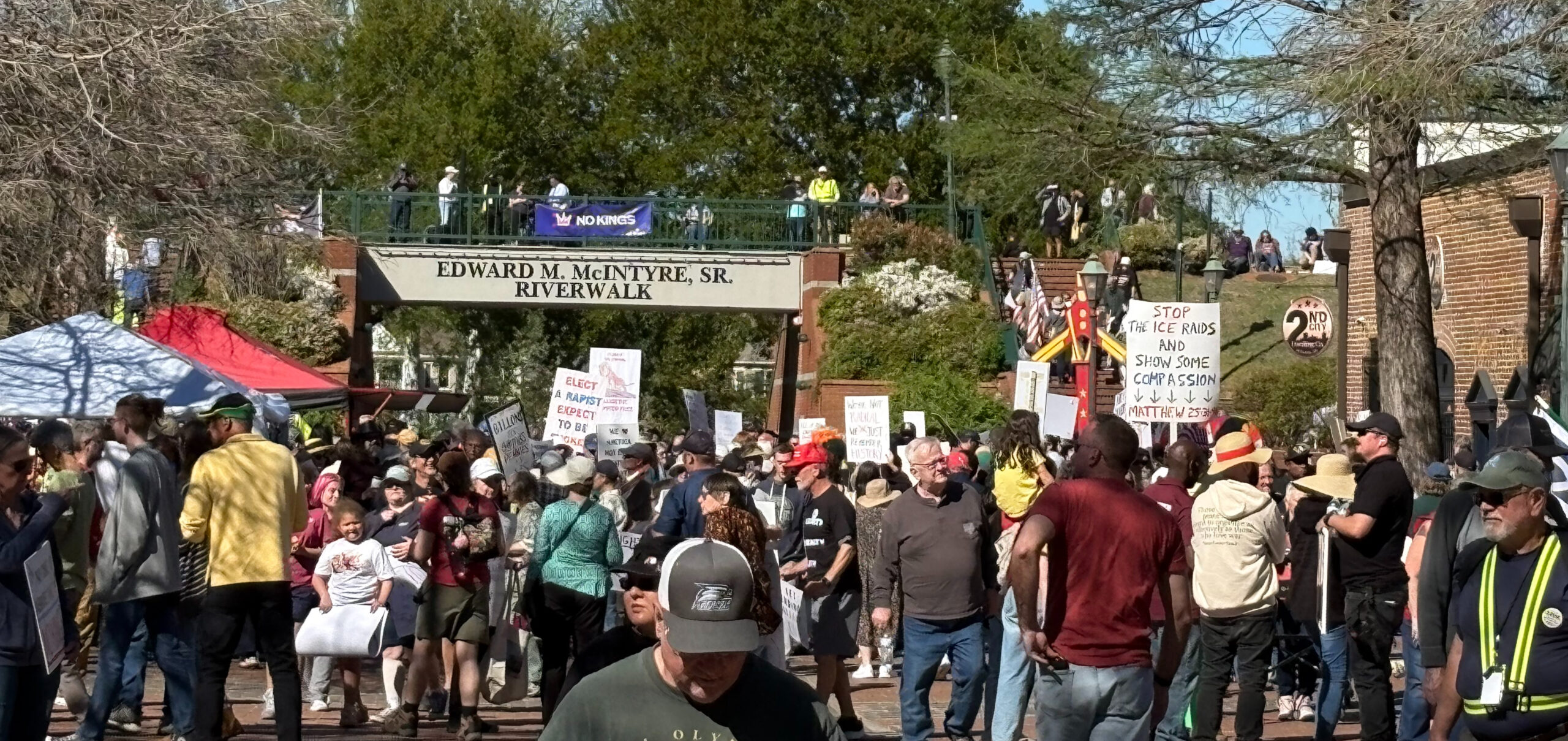 picture of people at augusta no kings protest
